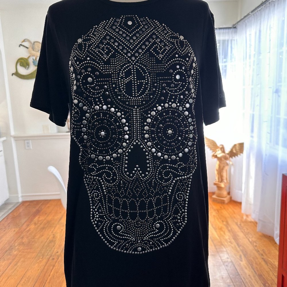 Skull Tshirt with metal and crystals
